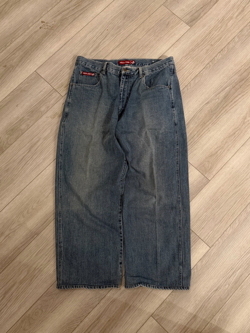 Vintage Mecca Baggy Jeans with light wash